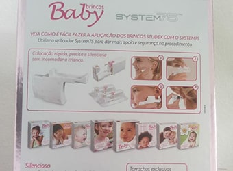 Colocação  de brincos humanizada Elaborado pela medicina Tradicional  chinesa sem perfurar os pontos auriculares  que estão diretamente ligados aos pontos  de acupuntura.